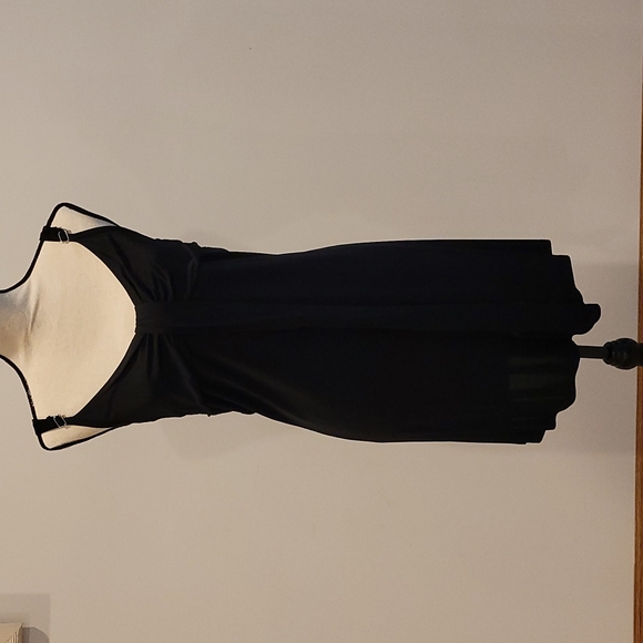 Black dress - Picture 1 of 2